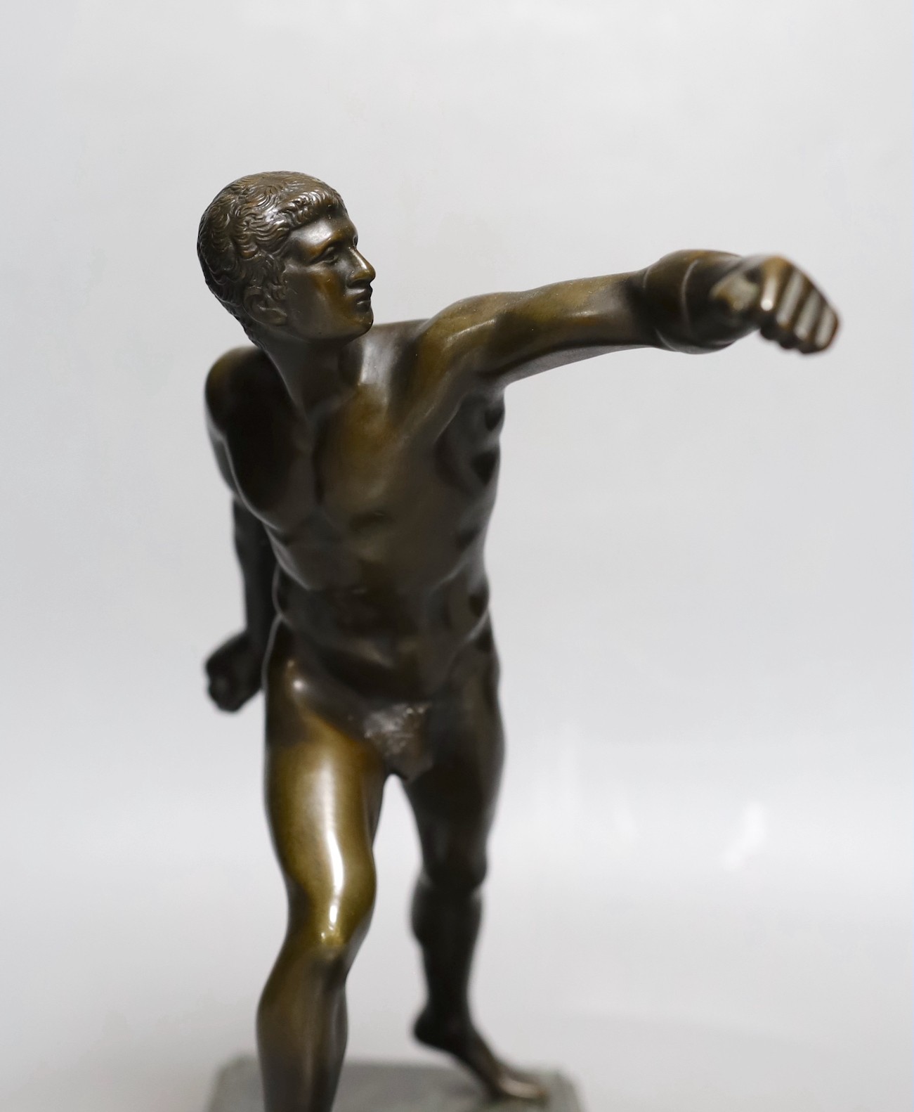 After the Antique, a bronze figure of a gladiator 28.5cm